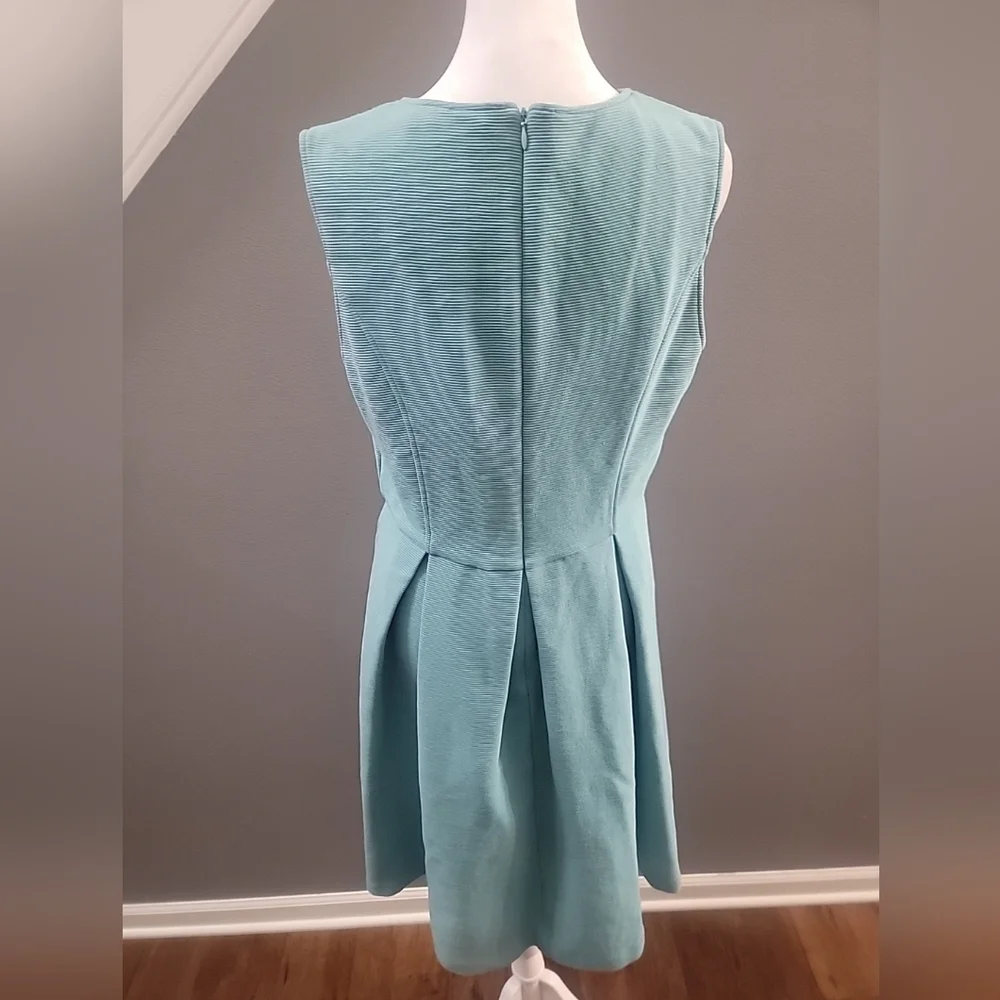 Boden Green Textured Pleated Fit Flare Midi Dress US 10L - Picture 3 of 6